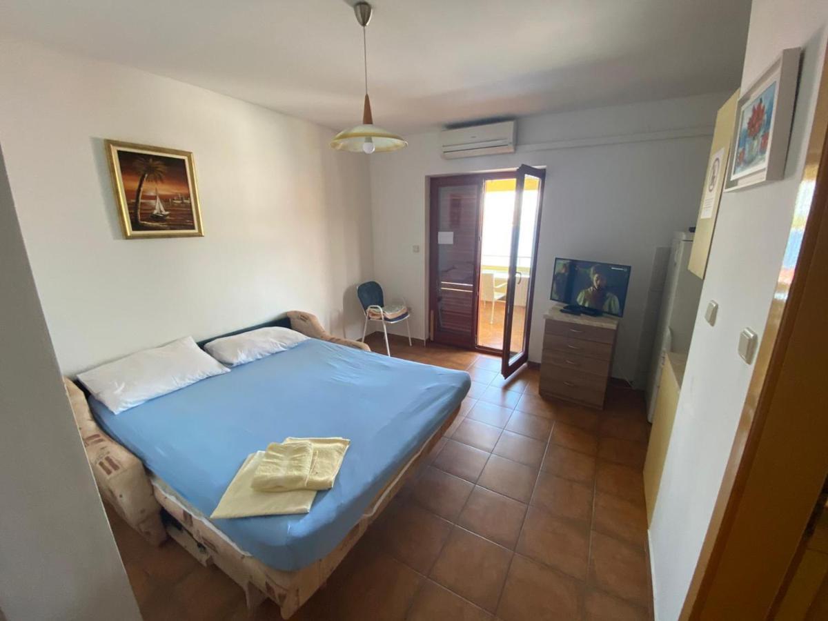 Apartments Viktor Rogoznica  Extérieur photo