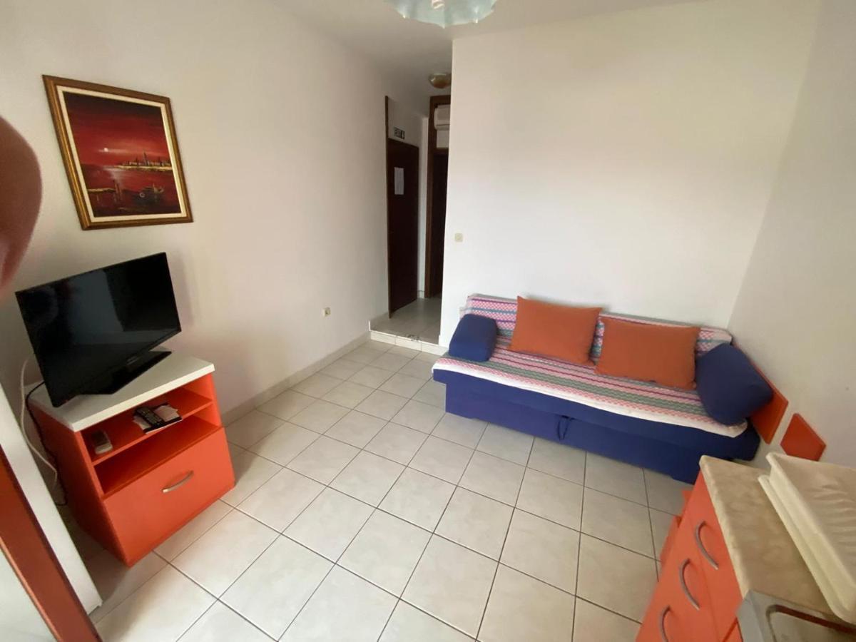 Apartments Viktor Rogoznica  Extérieur photo
