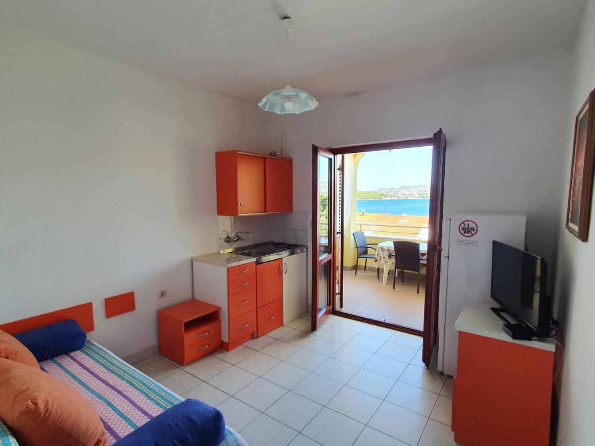 Apartments Viktor Rogoznica  Extérieur photo