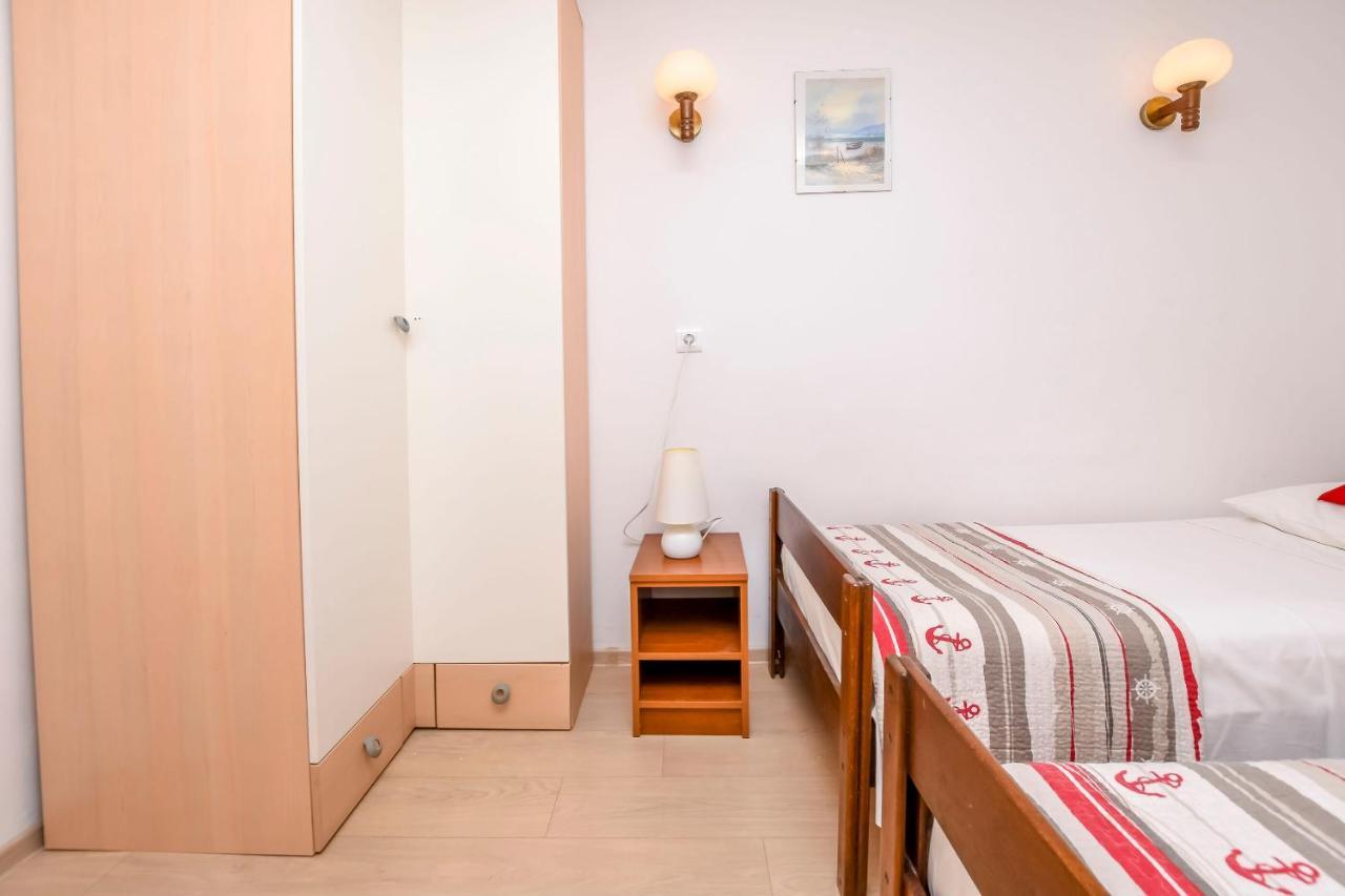 Apartments Viktor Rogoznica  Extérieur photo