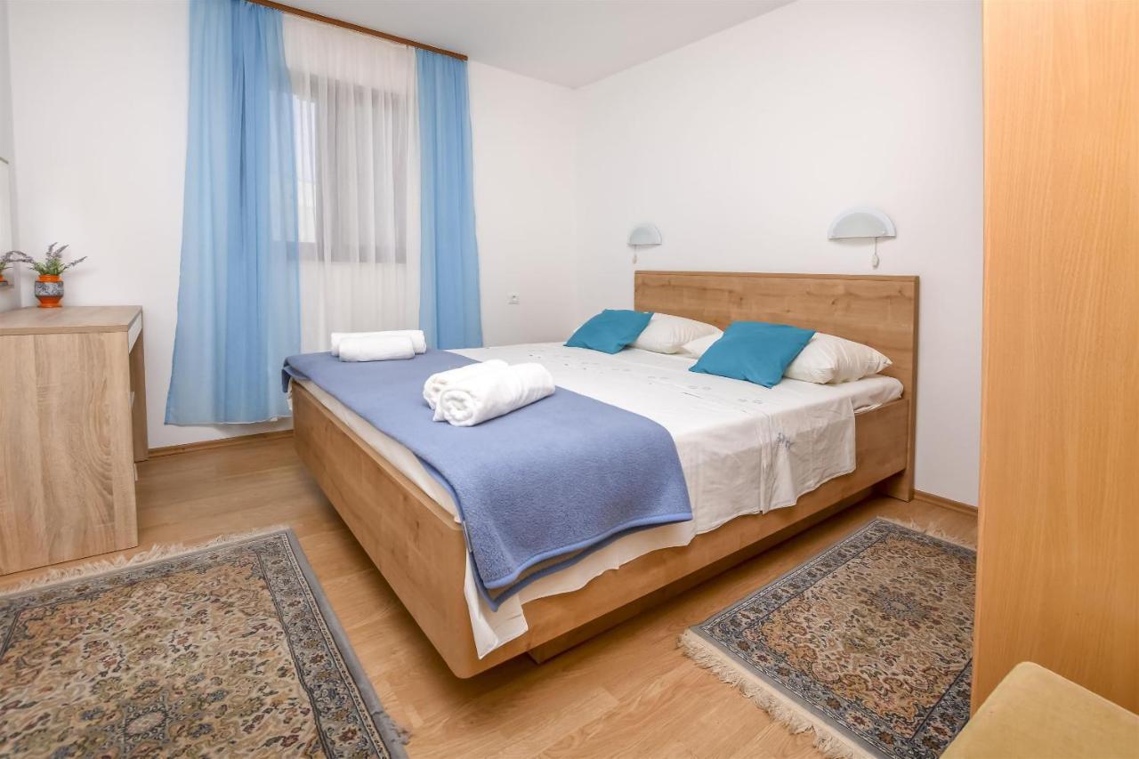 Apartments Viktor Rogoznica  Extérieur photo